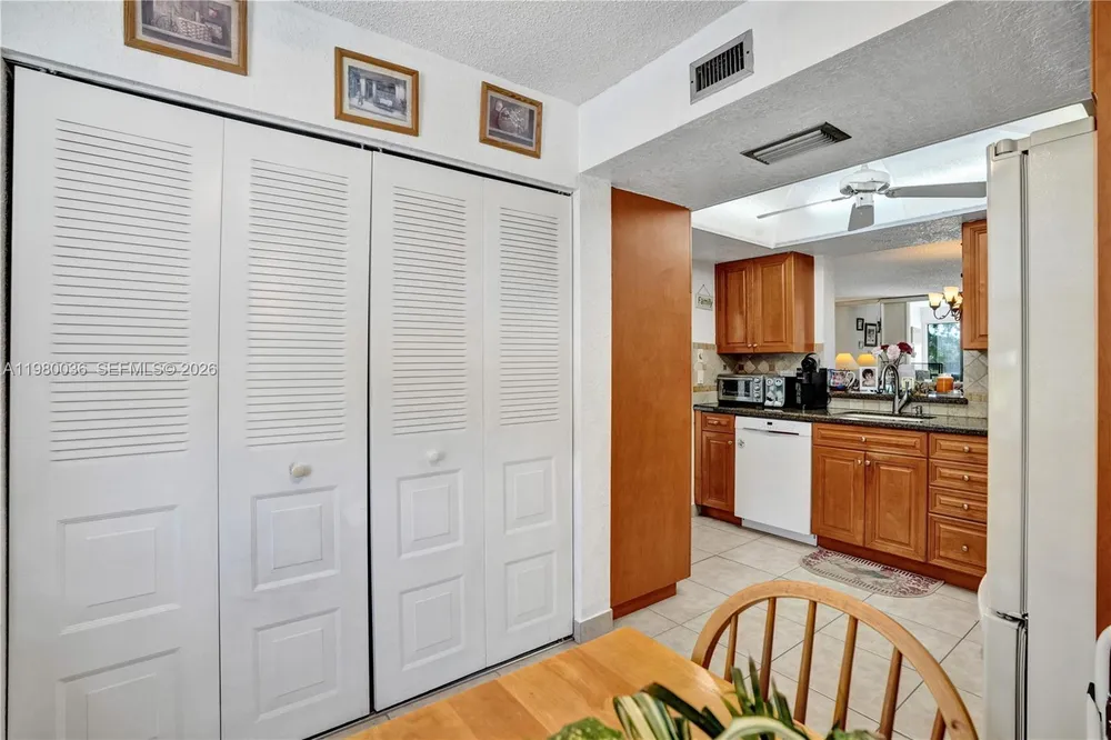 7400 NW 18th St, Margate, FL 33063