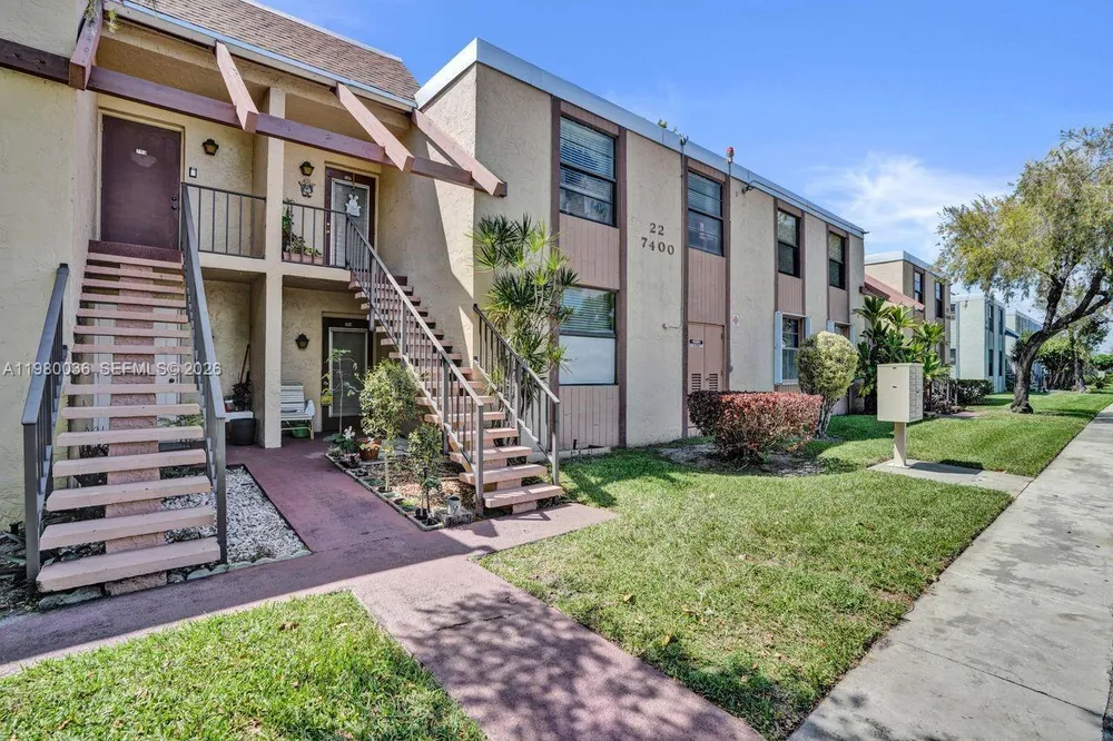 7400 NW 18th St, Margate, FL 33063