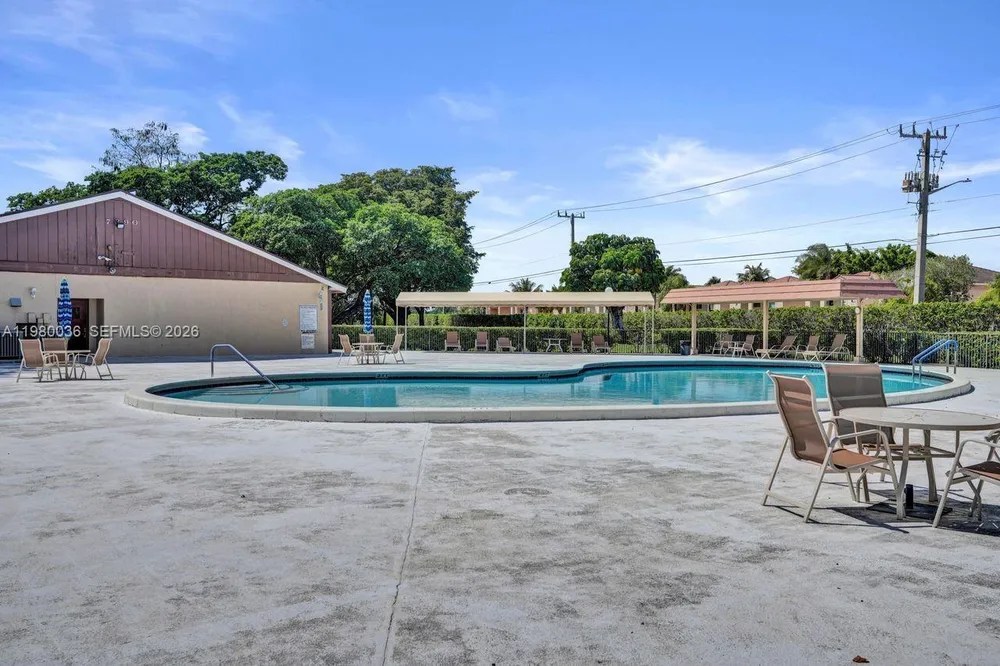 7400 NW 18th St, Margate, FL 33063