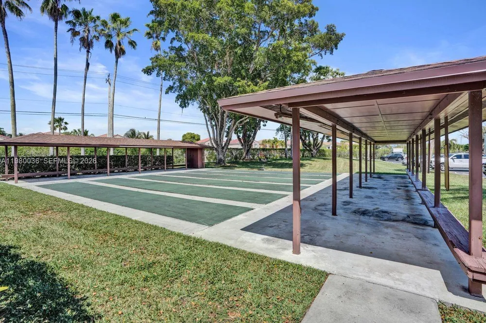 7400 NW 18th St, Margate, FL 33063