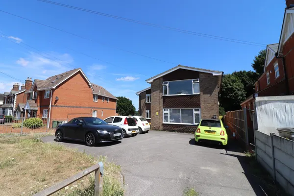 Chapel Street, Billericay, CM12 9LR