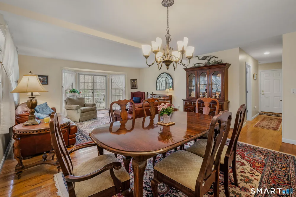 3 Bittersweet Ln, East Lyme, CT 06357