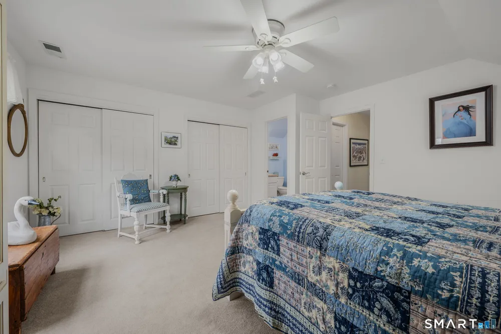 3 Bittersweet Ln, East Lyme, CT 06357