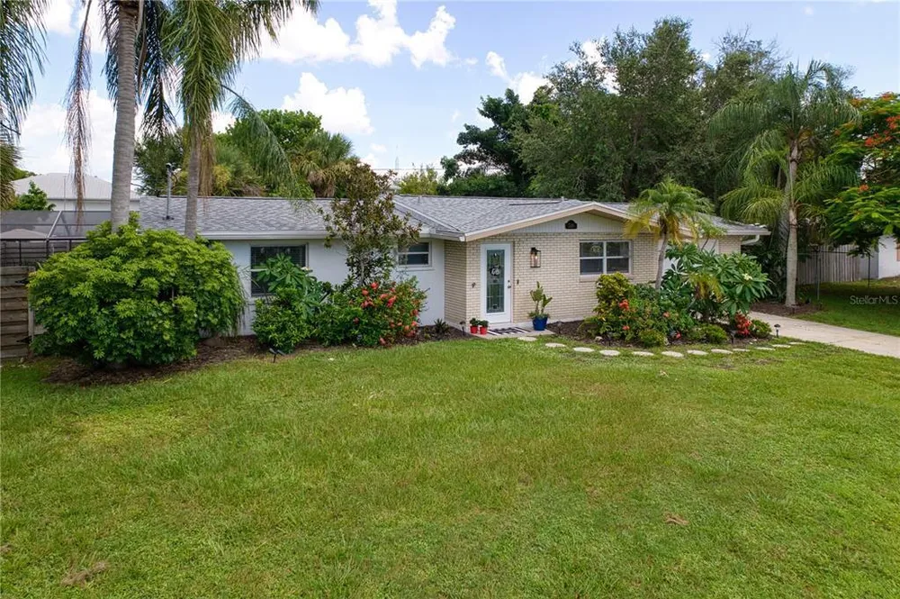 510 Dona Dr, Nokomis, FL 34275
