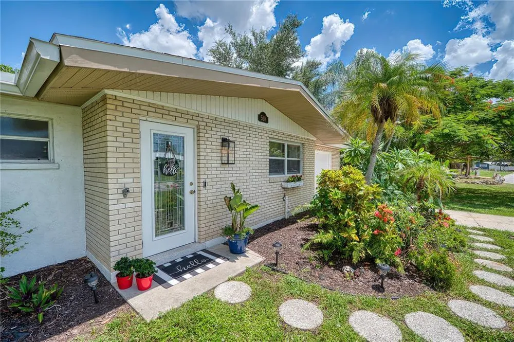 510 Dona Dr, Nokomis, FL 34275