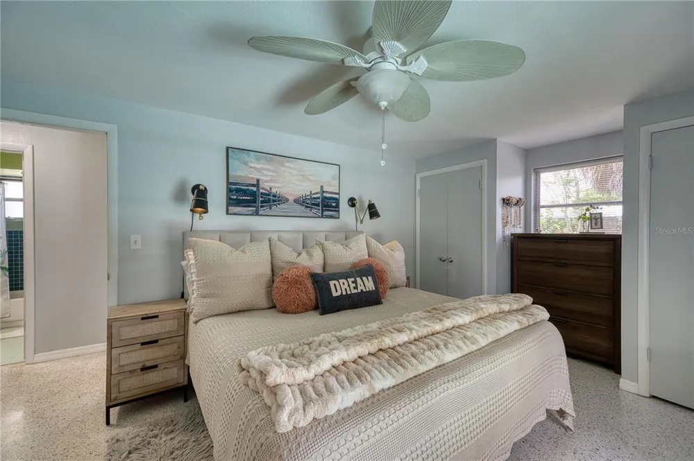 510 Dona Dr, Nokomis, FL 34275