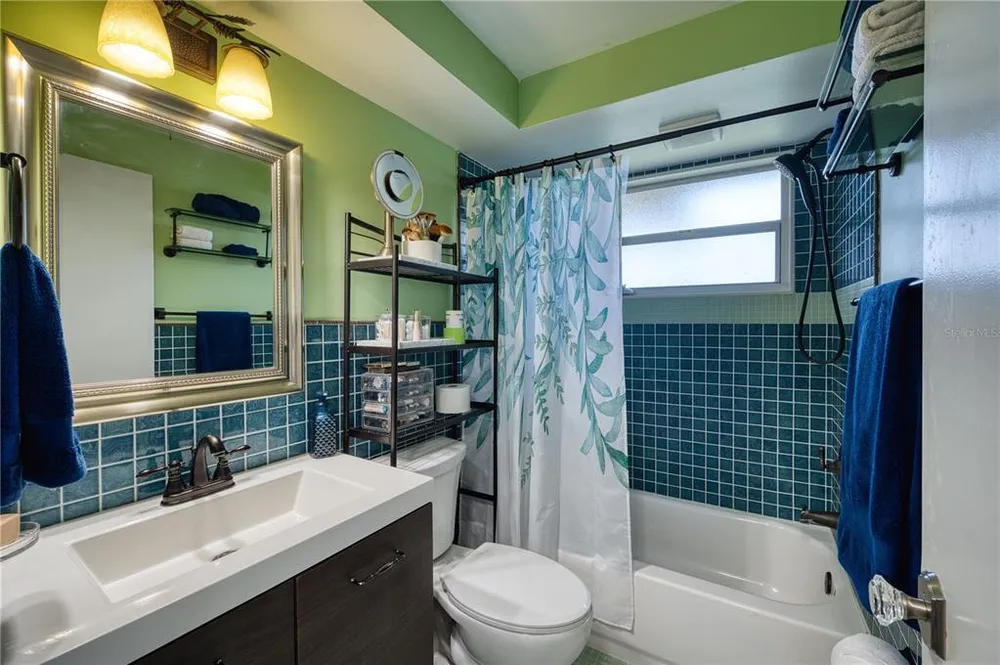 510 Dona Dr, Nokomis, FL 34275