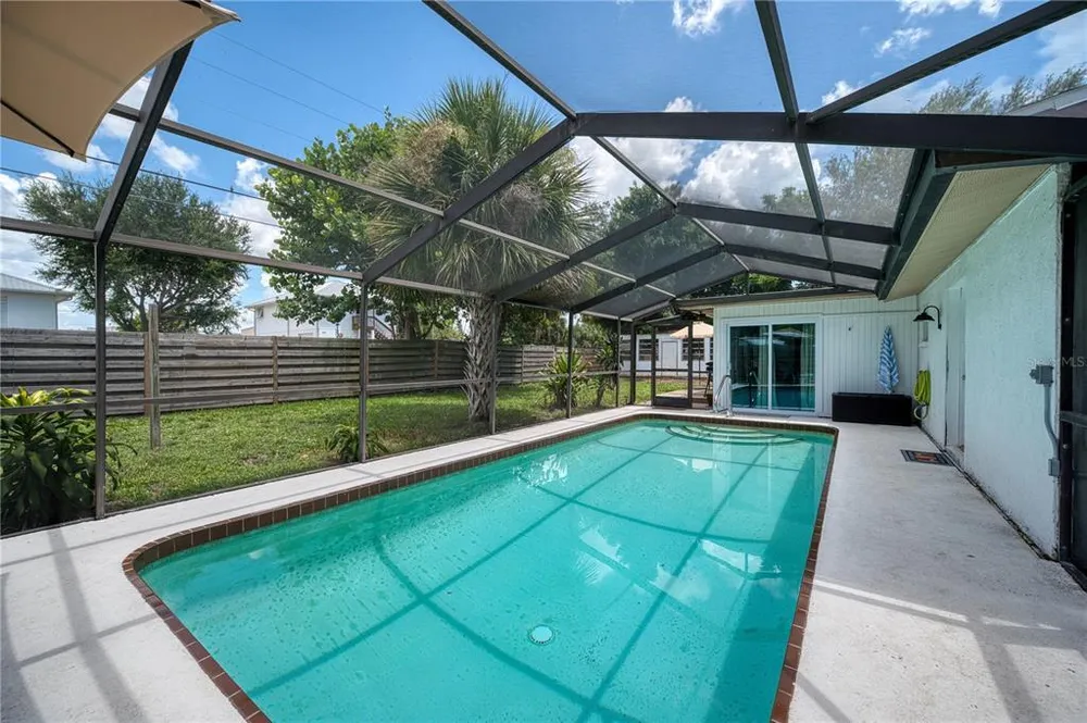 510 Dona Dr, Nokomis, FL 34275
