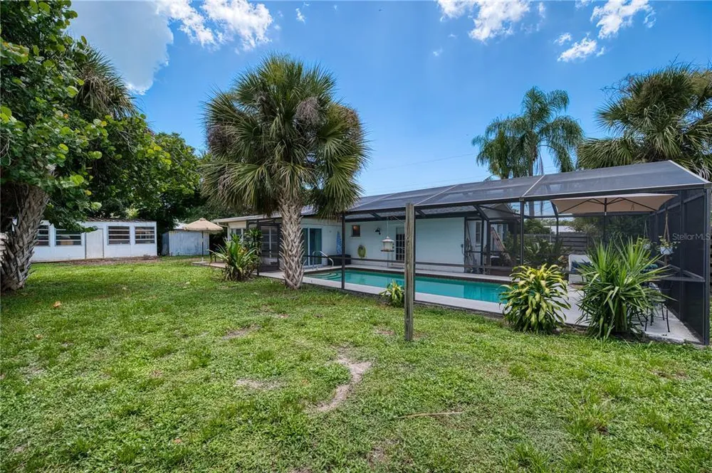 510 Dona Dr, Nokomis, FL 34275