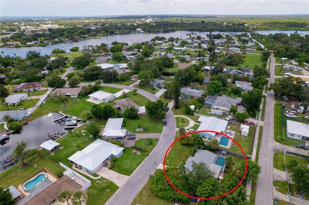 510 Dona Dr, Nokomis, FL 34275