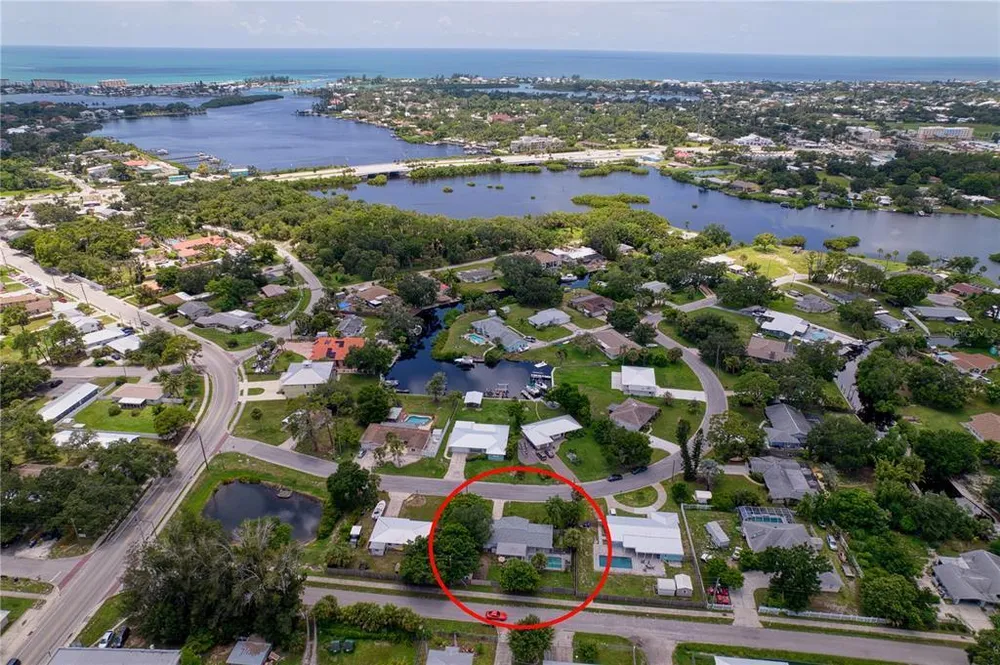 510 Dona Dr, Nokomis, FL 34275