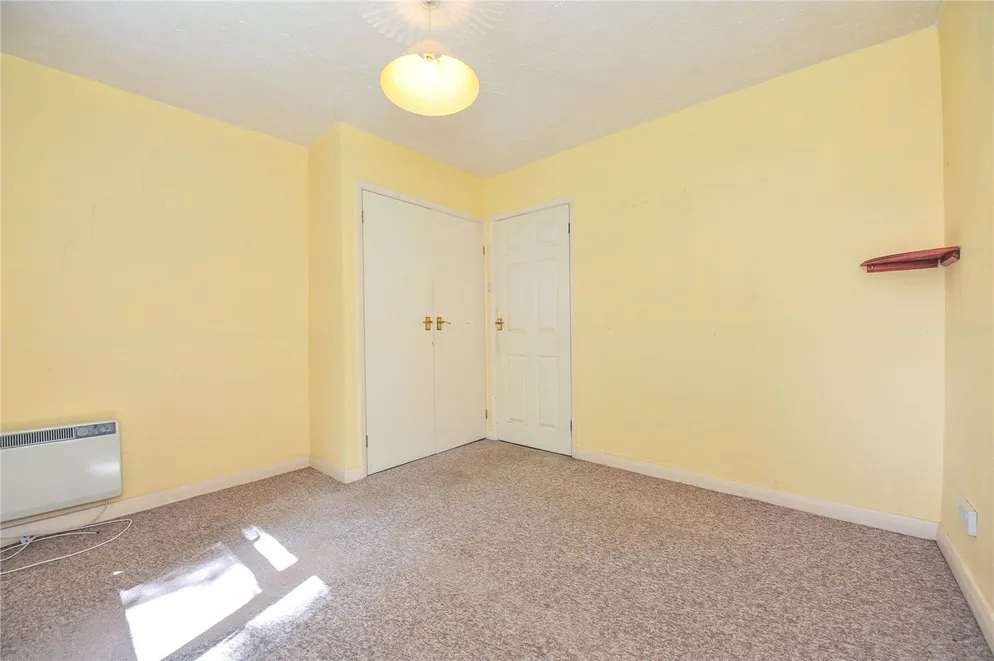 Property carousel item 10