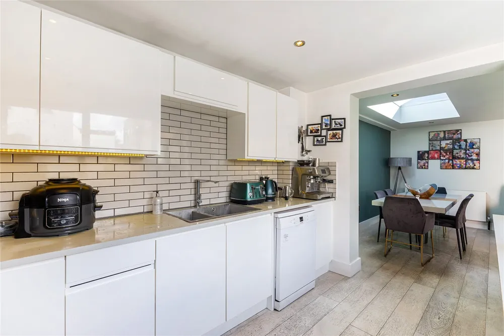 Deburgh Road, London, SW19