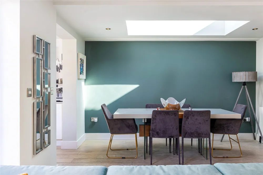 Deburgh Road, London, SW19