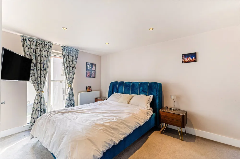 Deburgh Road, London, SW19