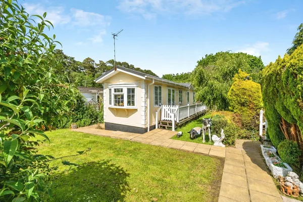 Thatched Cottage Park, Southampton Ro...