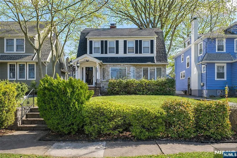 185 Larch Ave, Teaneck, NJ 07666