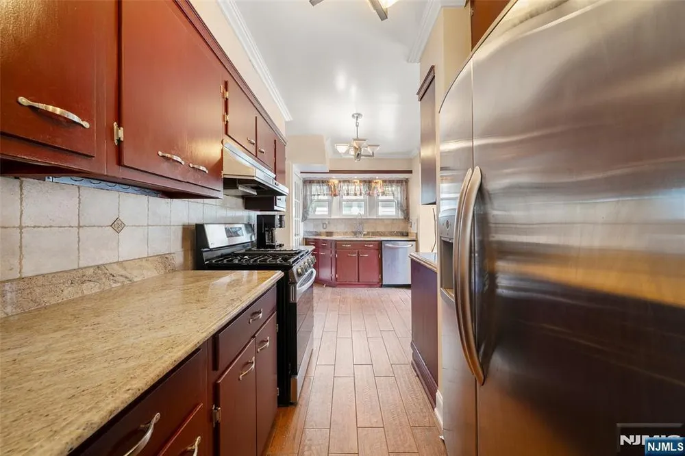 185 Larch Ave, Teaneck, NJ 07666
