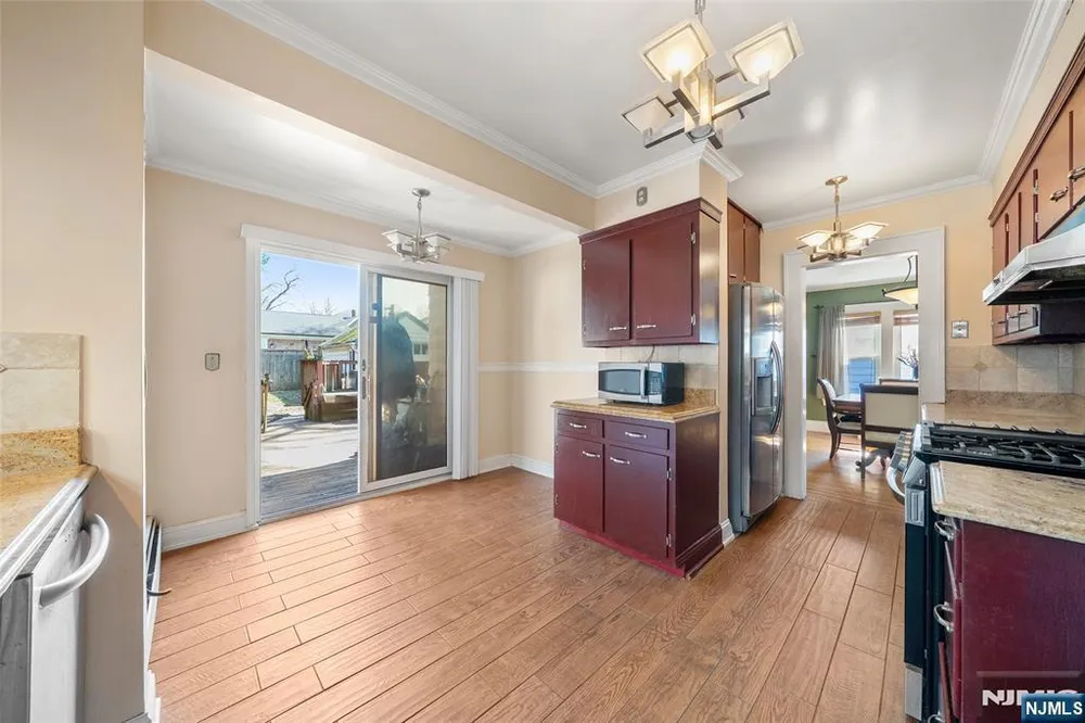 185 Larch Ave, Teaneck, NJ 07666