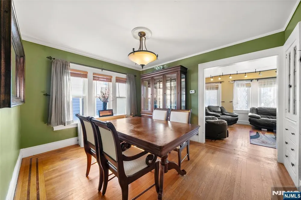 185 Larch Ave, Teaneck, NJ 07666
