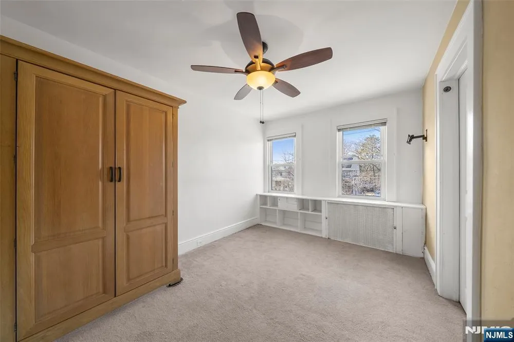 185 Larch Ave, Teaneck, NJ 07666