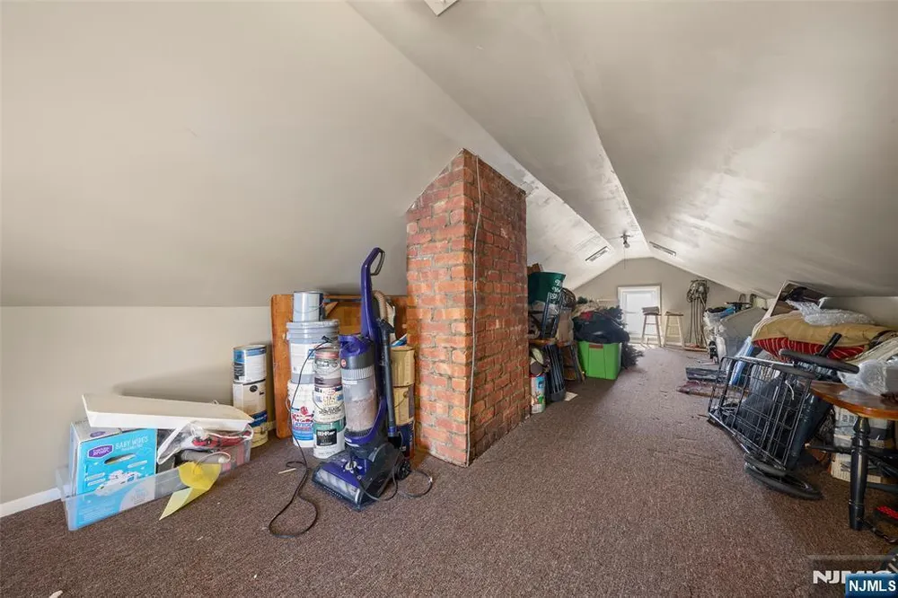 185 Larch Ave, Teaneck, NJ 07666