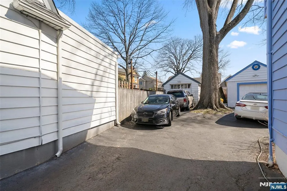 185 Larch Ave, Teaneck, NJ 07666