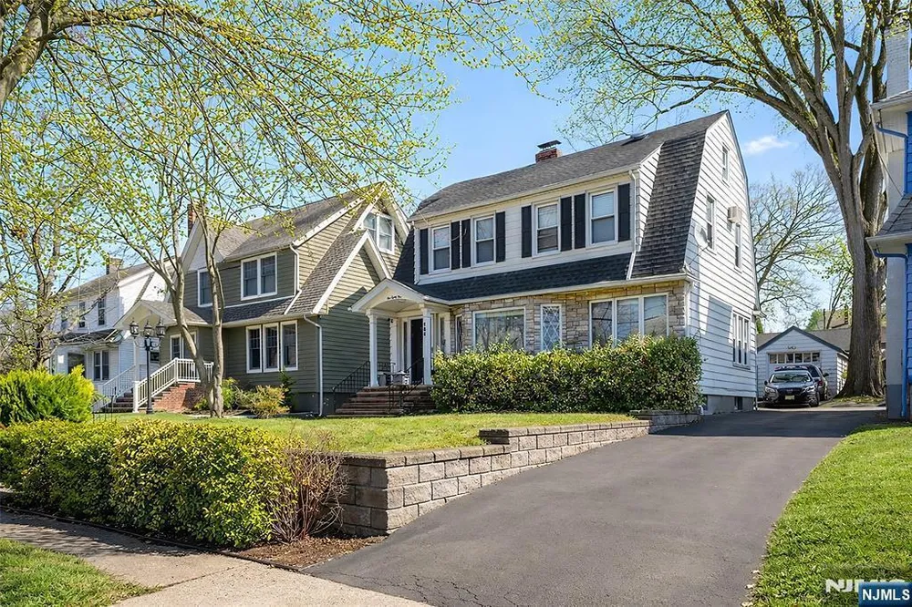 185 Larch Ave, Teaneck, NJ 07666