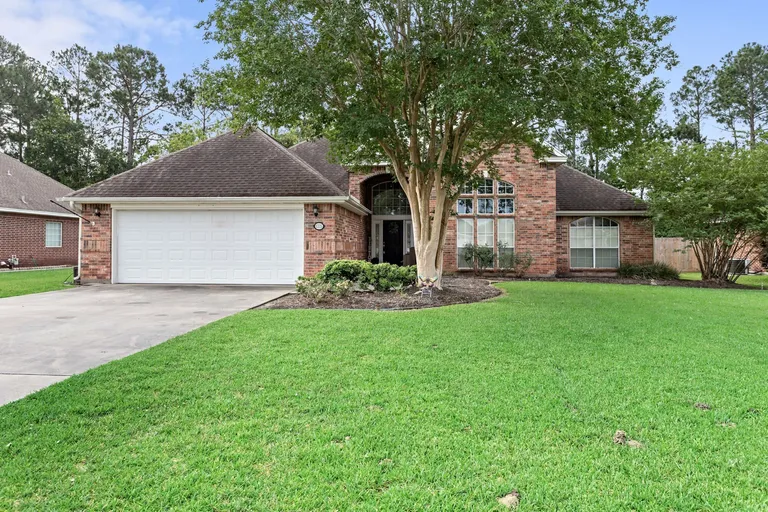 6335 Jenny Ln, Lumberton, TX 77657