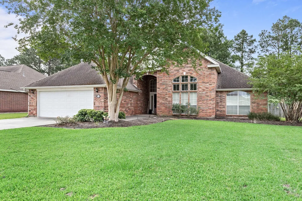 6335 Jenny Ln, Lumberton, TX 77657