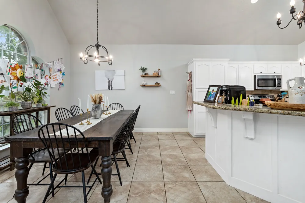 6335 Jenny Ln, Lumberton, TX 77657
