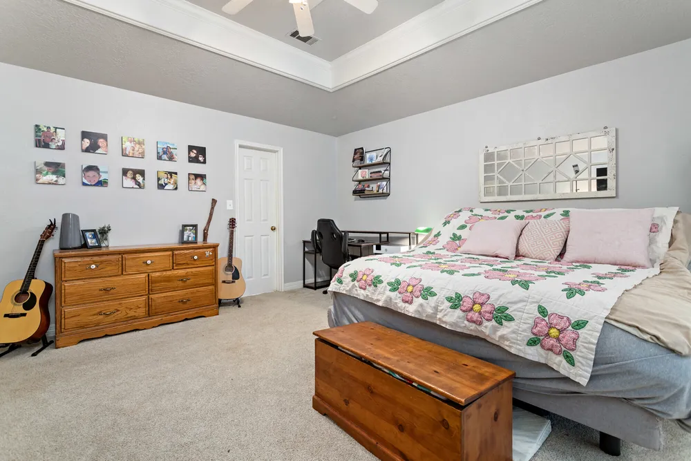 6335 Jenny Ln, Lumberton, TX 77657