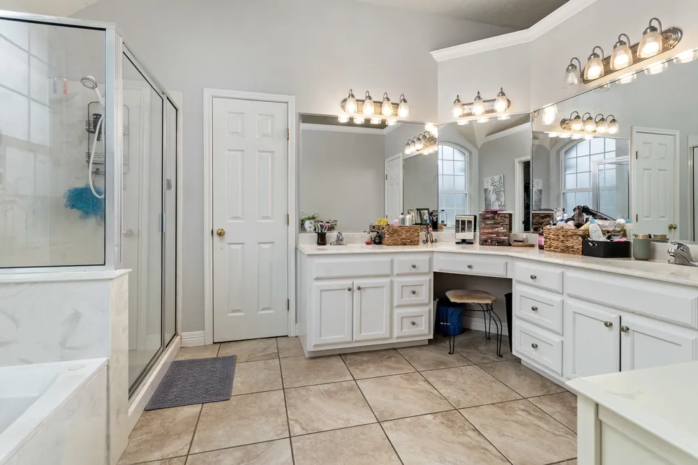 6335 Jenny Ln, Lumberton, TX 77657