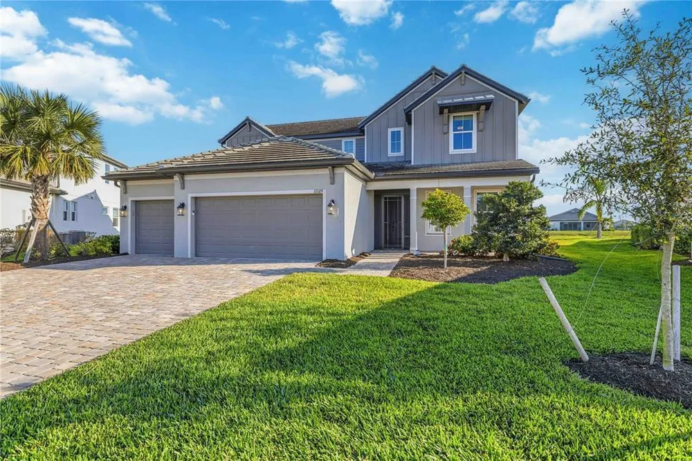 17109 Sweetwater Village Dr, Lakewood Ranch, FL 34211-5572