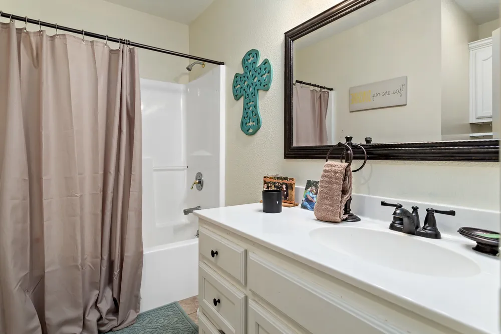 6335 Jenny Ln, Lumberton, TX 77657