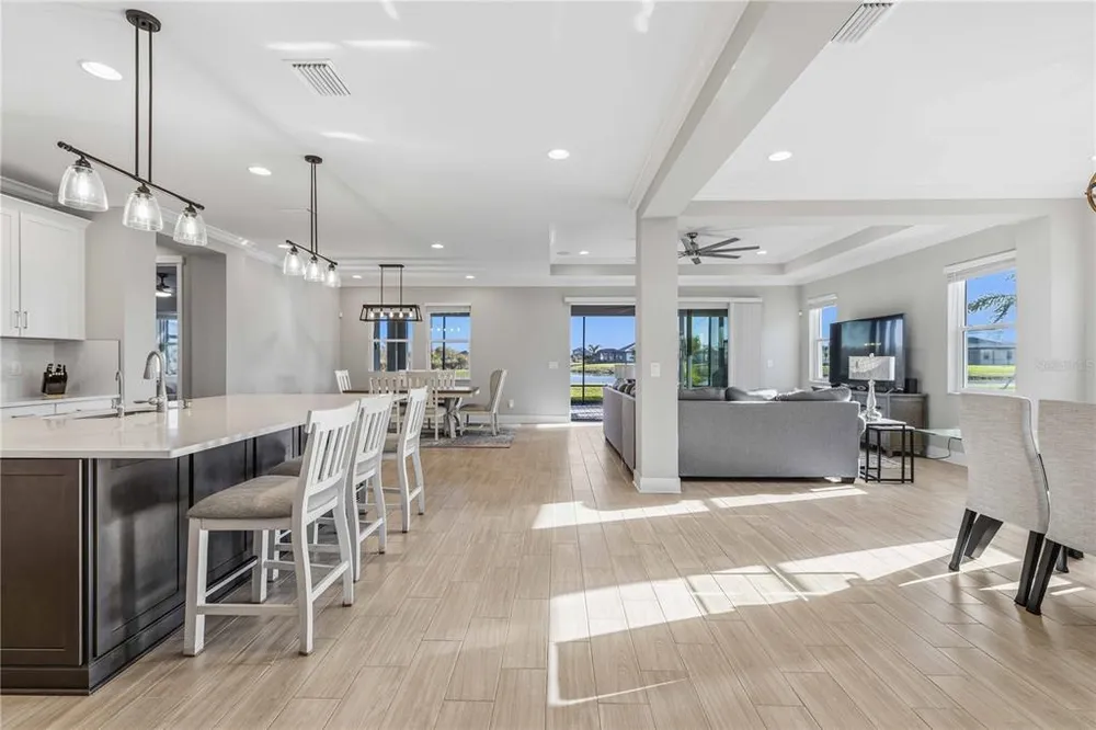 17109 Sweetwater Village Dr, Lakewood Ranch, FL 34211-5572