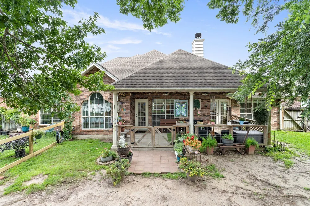 6335 Jenny Ln, Lumberton, TX 77657