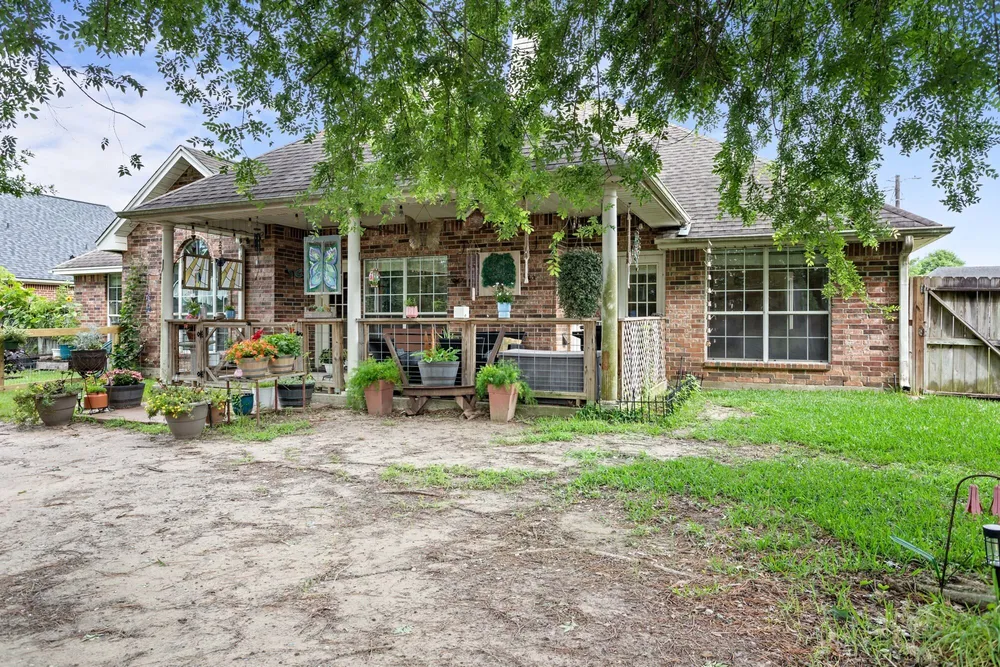 6335 Jenny Ln, Lumberton, TX 77657
