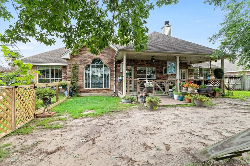 6335 Jenny Ln, Lumberton, TX 77657