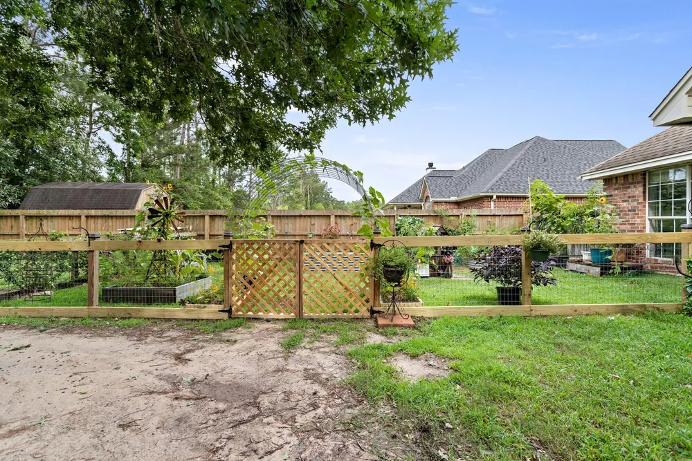 6335 Jenny Ln, Lumberton, TX 77657