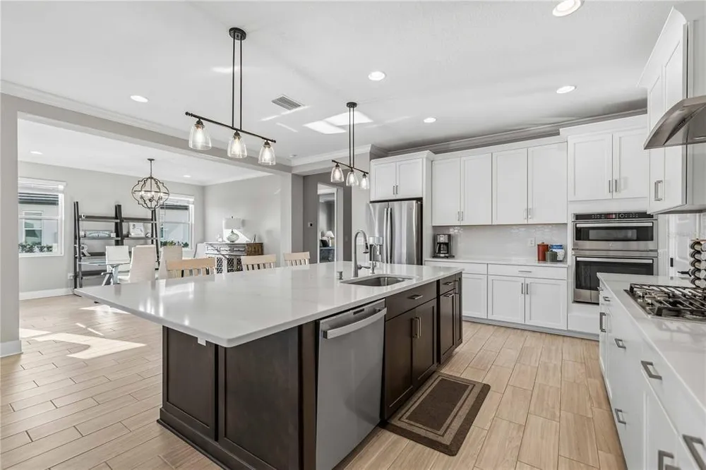 17109 Sweetwater Village Dr, Lakewood Ranch, FL 34211-5572