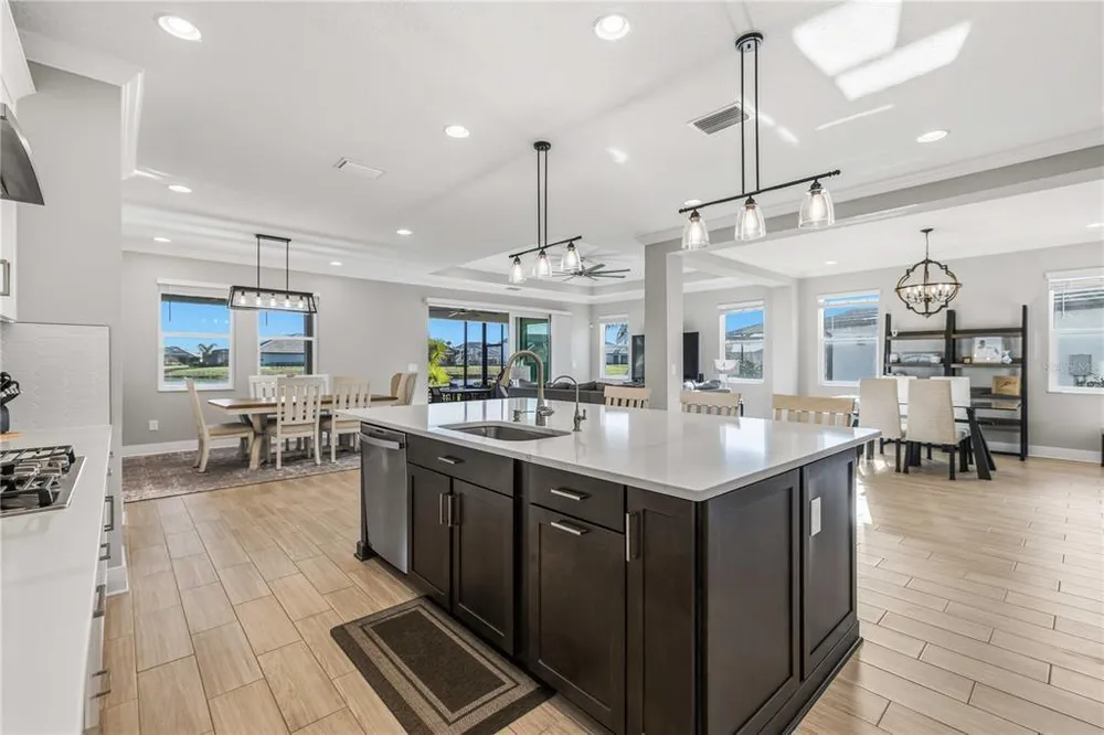 17109 Sweetwater Village Dr, Lakewood Ranch, FL 34211-5572