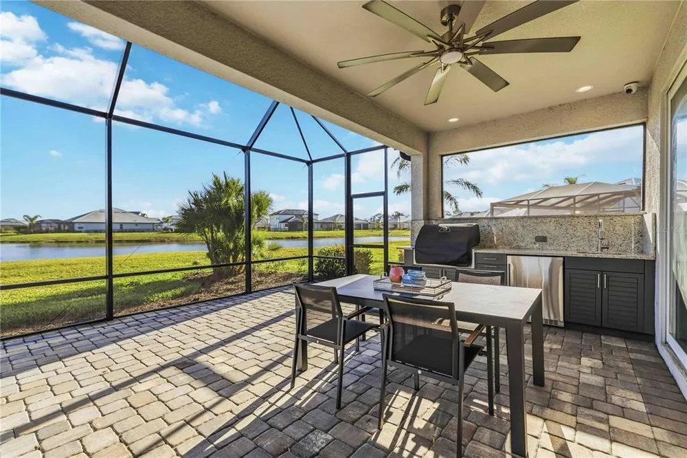 17109 Sweetwater Village Dr, Lakewood Ranch, FL 34211-5572