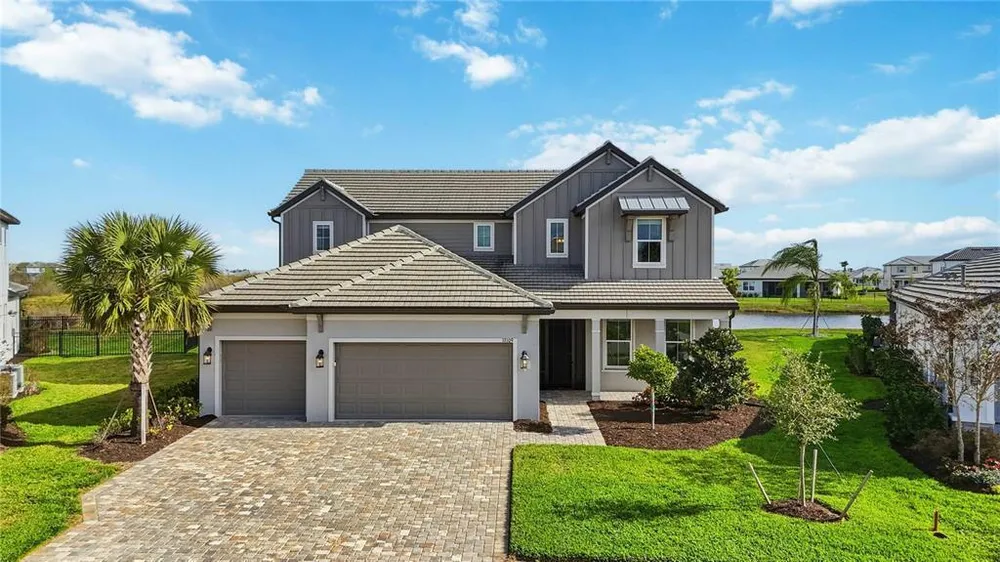 17109 Sweetwater Village Dr, Lakewood Ranch, FL 34211-5572