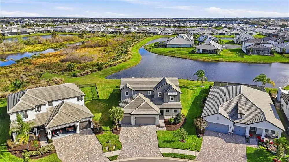 17109 Sweetwater Village Dr, Lakewood Ranch, FL 34211-5572