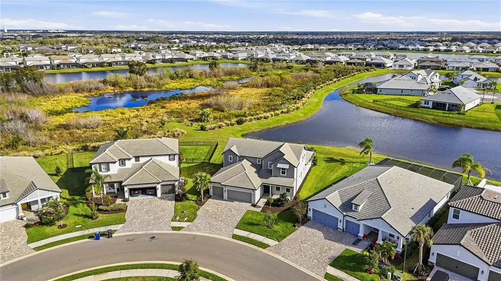 17109 Sweetwater Village Dr, Lakewood Ranch, FL 34211-5572