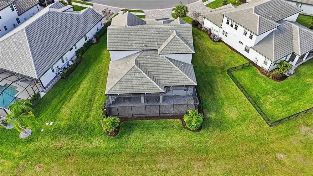 17109 Sweetwater Village Dr, Lakewood Ranch, FL 34211-5572