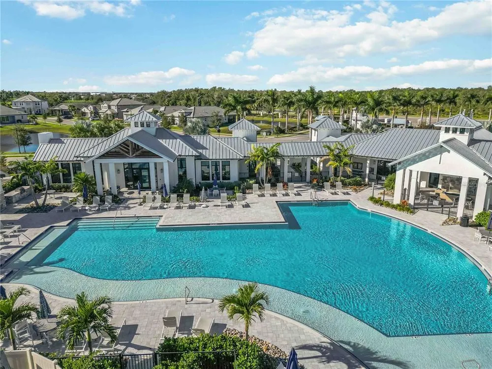 17109 Sweetwater Village Dr, Lakewood Ranch, FL 34211-5572