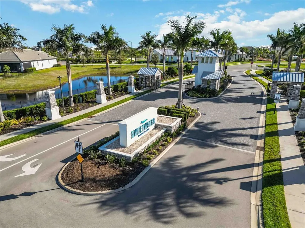 17109 Sweetwater Village Dr, Lakewood Ranch, FL 34211-5572