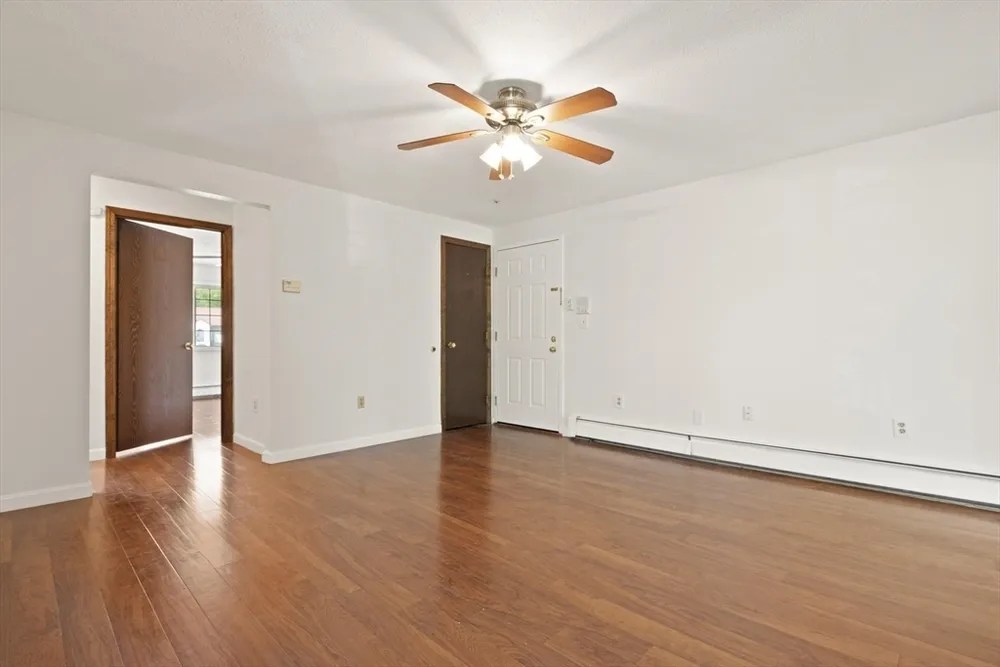 1510 Skyline Dr, Lowell, MA 01854